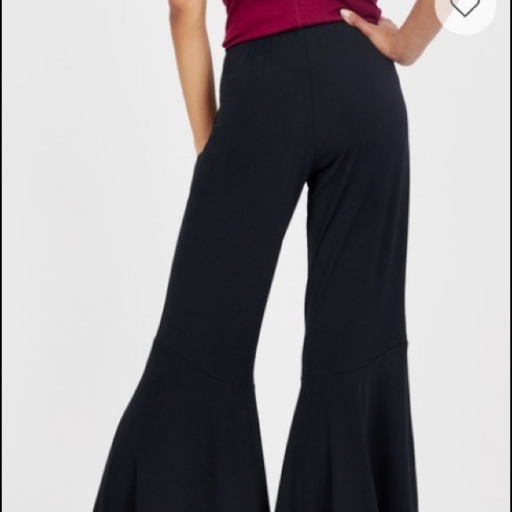 Octavia Ruffle Hem Pant - Picture 4 of 4